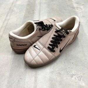 Nike Beige and Black Casual Sneakers